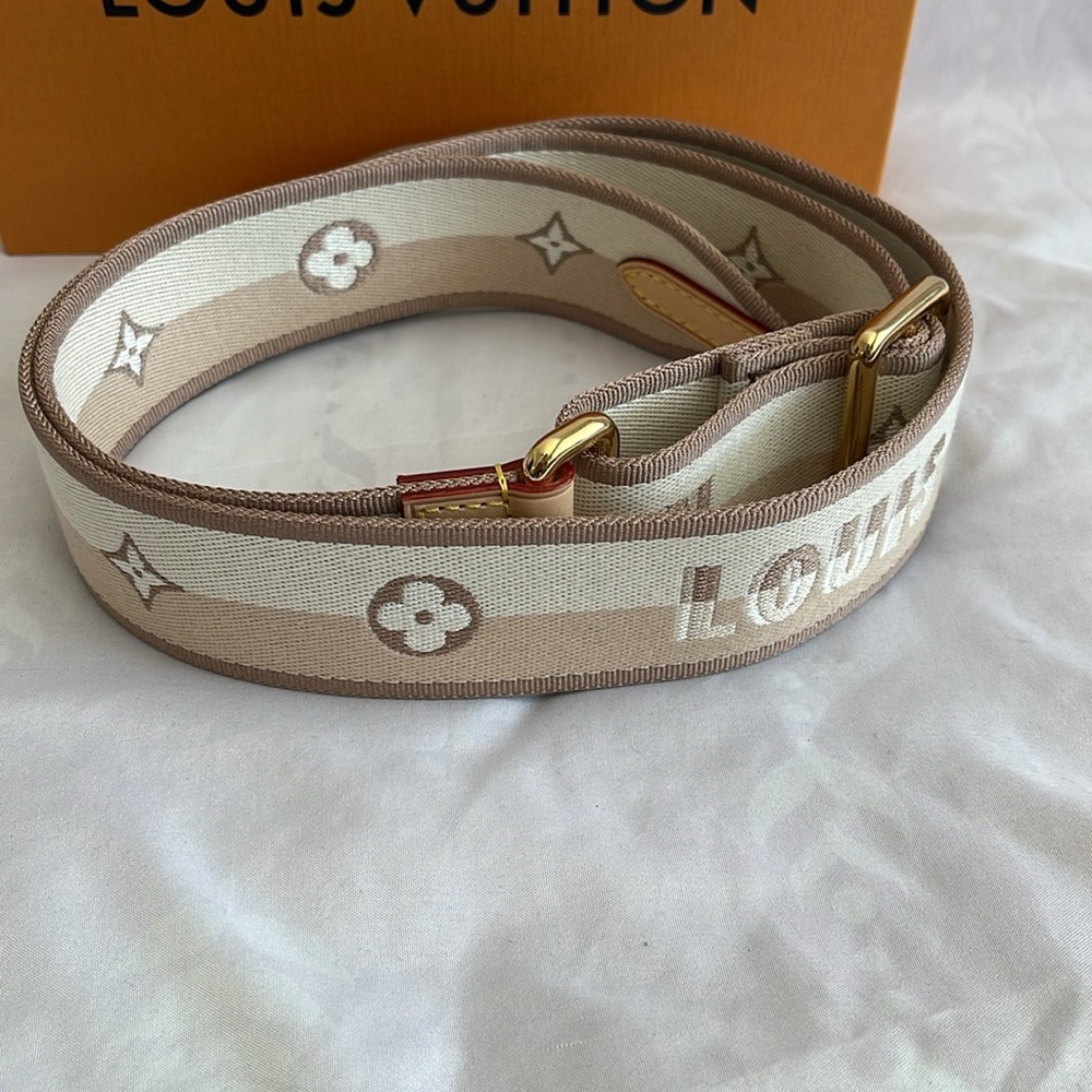 Brand new, never used Louis Vuitton beige guitar strap - Picture 5 of 7